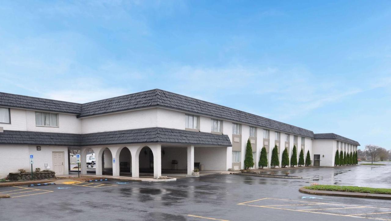 Hotel Magnuson East